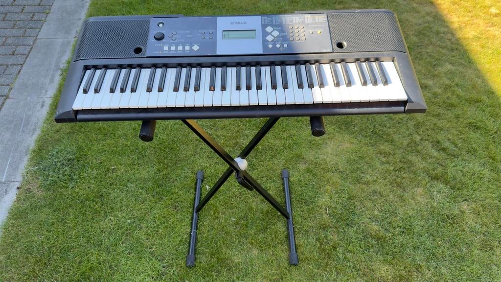 Yamaha keyboard YPT-230 + standaard, Muziek en Instrumenten, Keyboards, Ophalen, 61 toetsen, Yamaha
