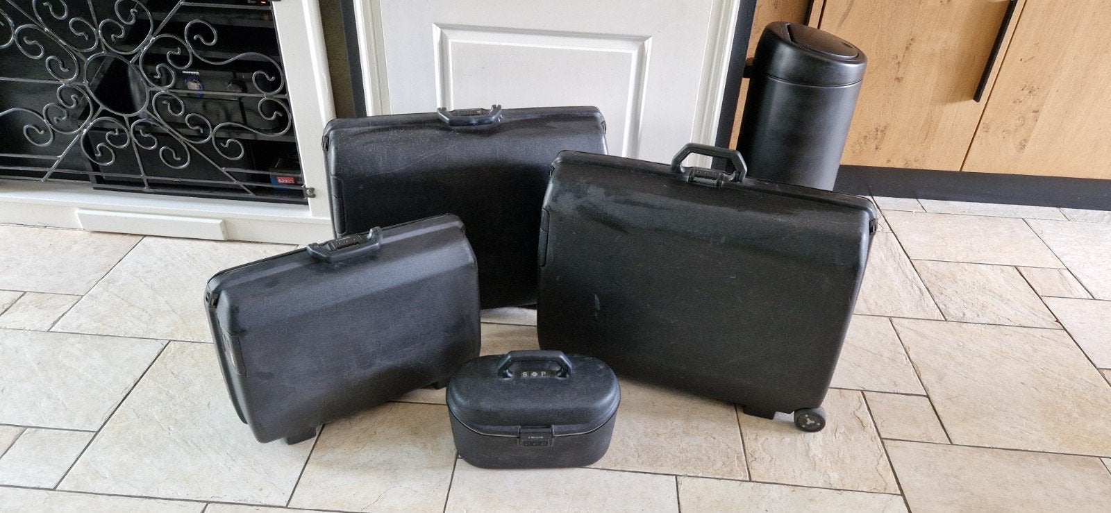 Samsonite Koffers en Beautycase Set - Zwart, 60 tot 70 cm, Wieltjes, Gebruikt, Hard kunststof