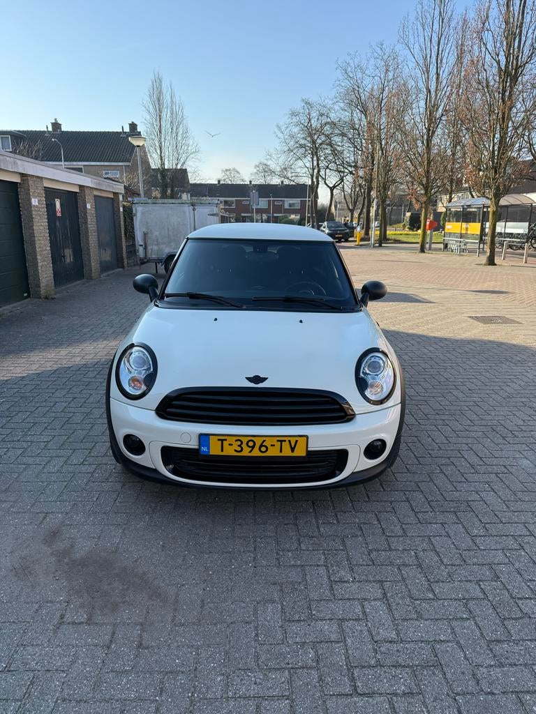 Mini 1.6 ONE 2013, Auto's, Voorwielaandrijving, 40 €/maand, Zwart, 4 cilinders