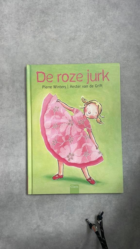 P. Winters - De roze jurk, Ophalen of Verzenden, Zo goed als nieuw, P. Winters