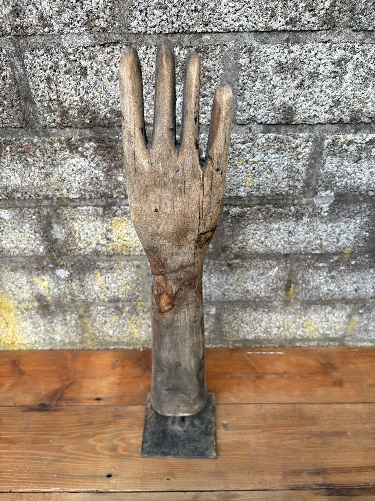 Oude houten handschoenen mal op ijzeren plaat, Antiek en Kunst, Curiosa en Brocante, Ophalen