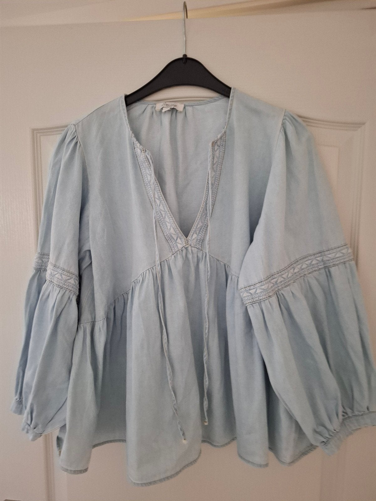 Mooie blauwe blouse met lange mouw maat l, Ophalen of Verzenden, Zo goed als nieuw, Maat 38/40 (M), Blauw