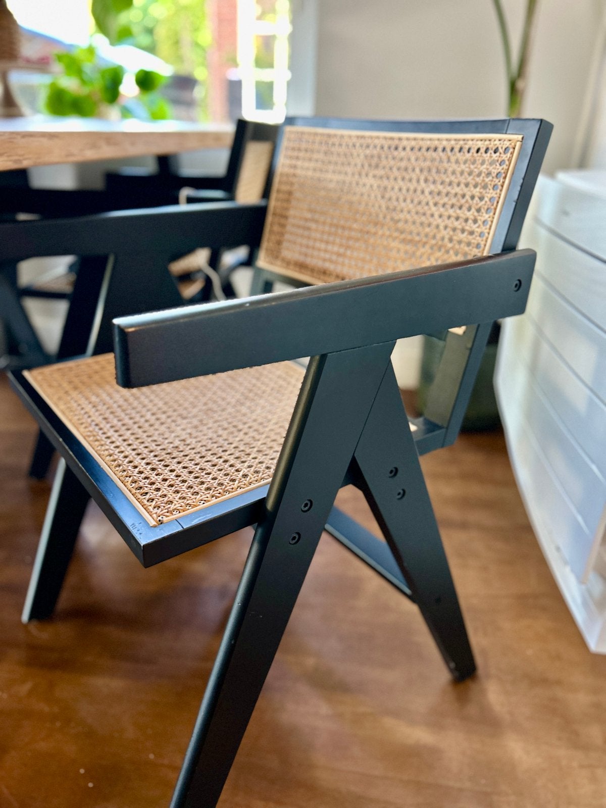 8x Woood rotan stoelen (2 nieuw in doos) Chandigarh stijl, Ophalen, Gebruikt, Zwart, Vijf, Zes of meer stoelen