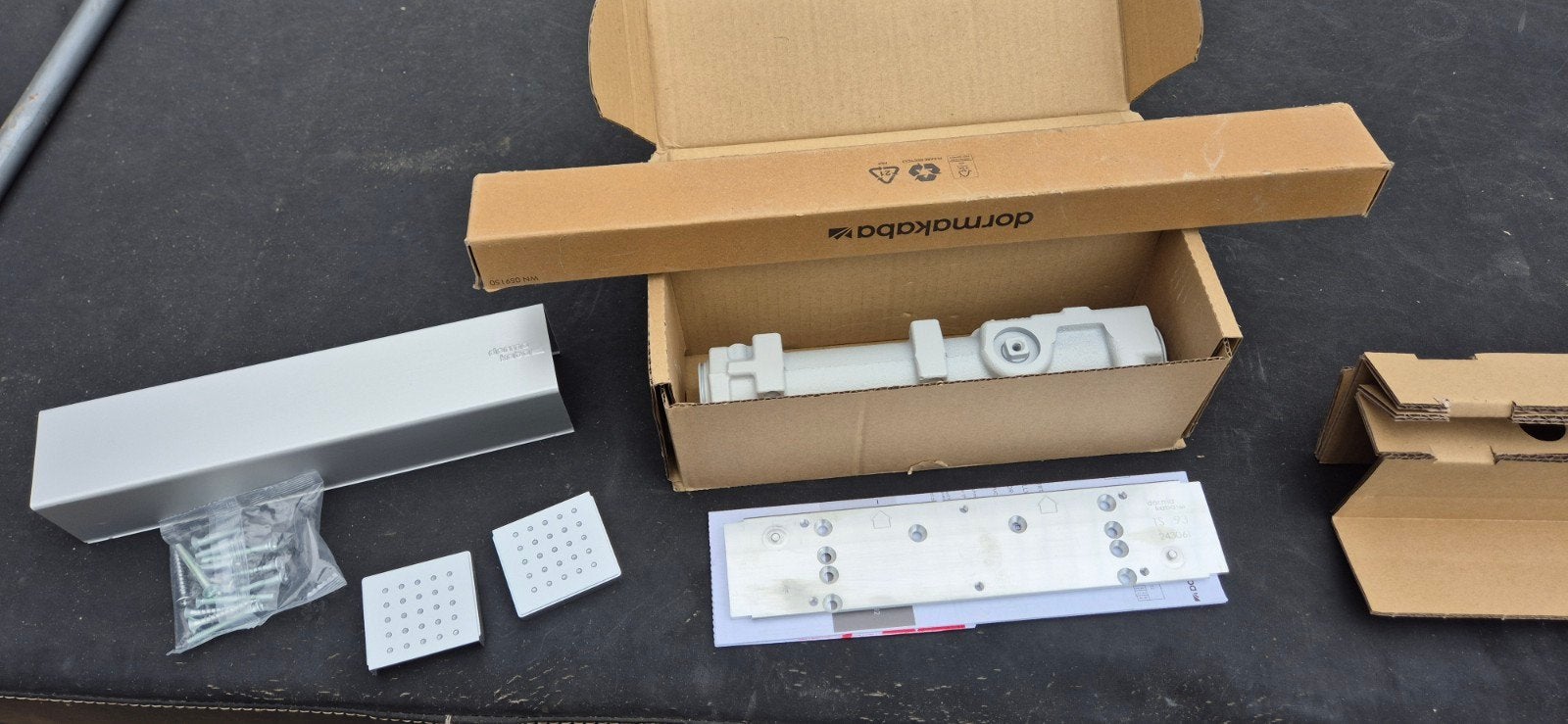 Dorma Kaba TS93 Deurdranger - Nieuw in doos, Doe-het-zelf en Verbouw, Ophalen of Verzenden, Nieuw, Overige materialen, Overige typen