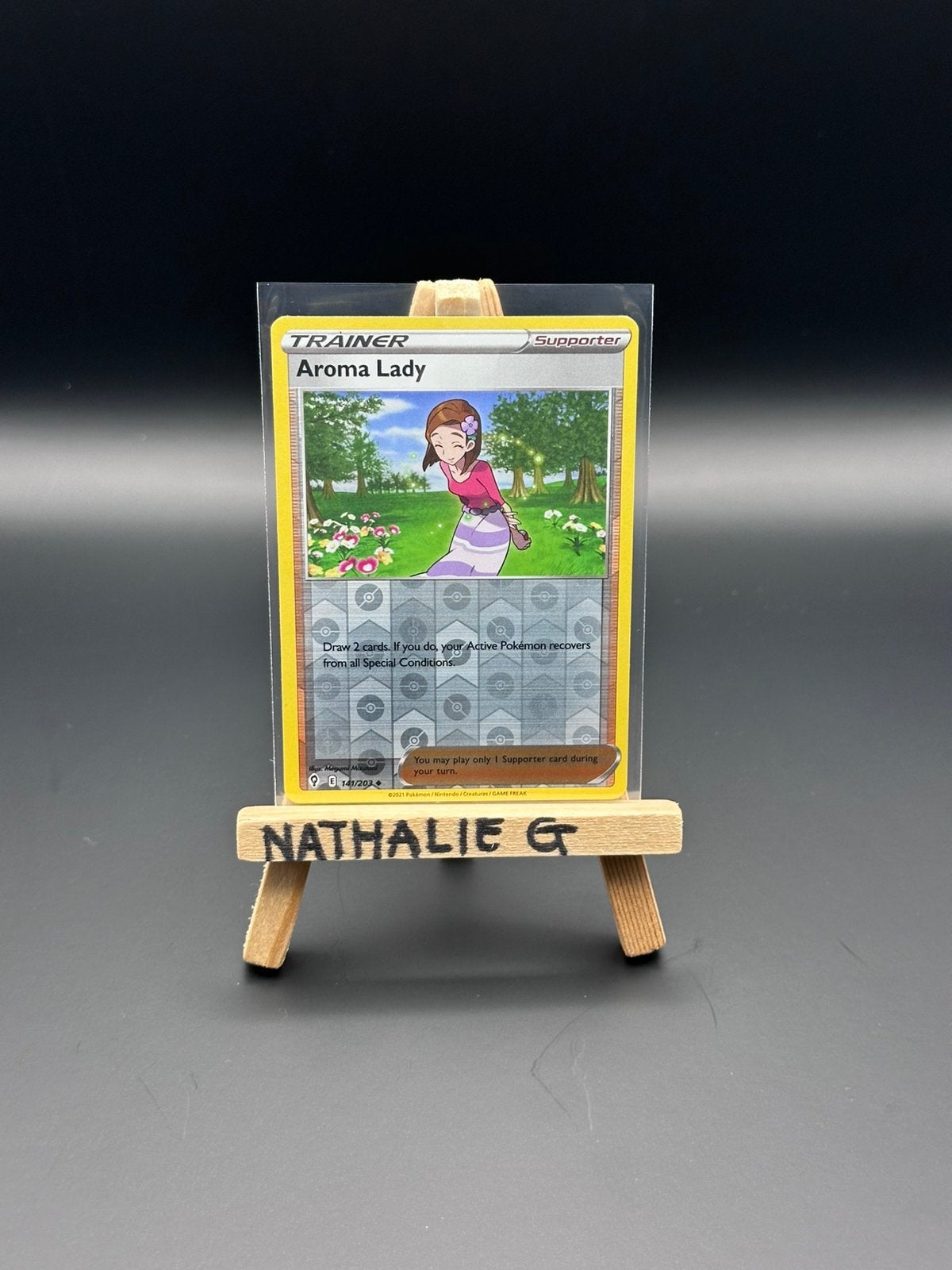 Aroma Lady reverse 141/203 Pokemon Evolving Skies, Ophalen of Verzenden, Nieuw, Losse kaart