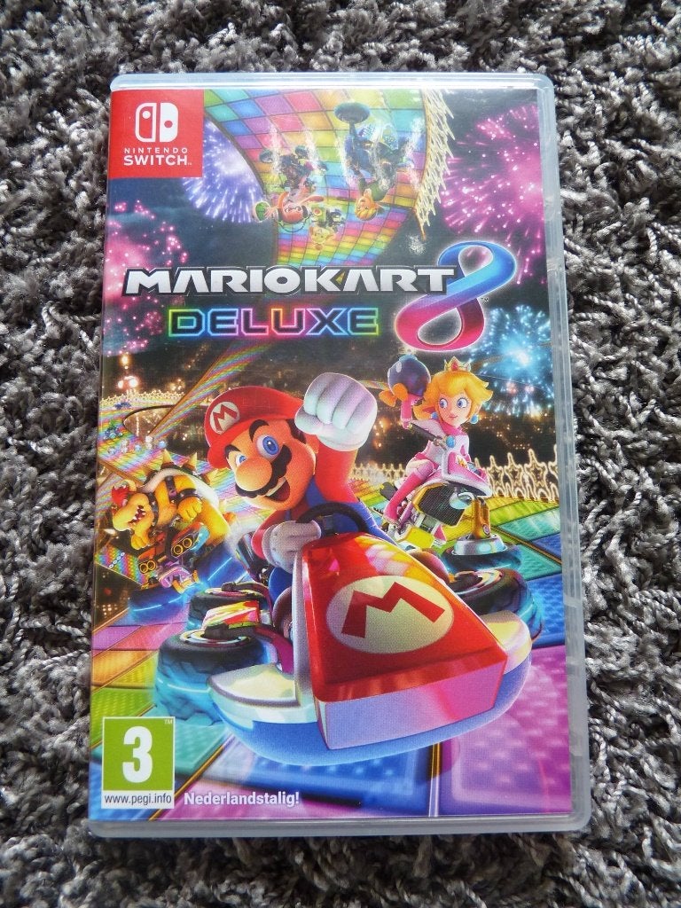 Mario Kart 8 Deluxe Nintendo Switch 1&2, Spelcomputers en Games, Racen en Vliegen, Ophalen of Verzenden, Zo goed als nieuw, 3 spelers of meer