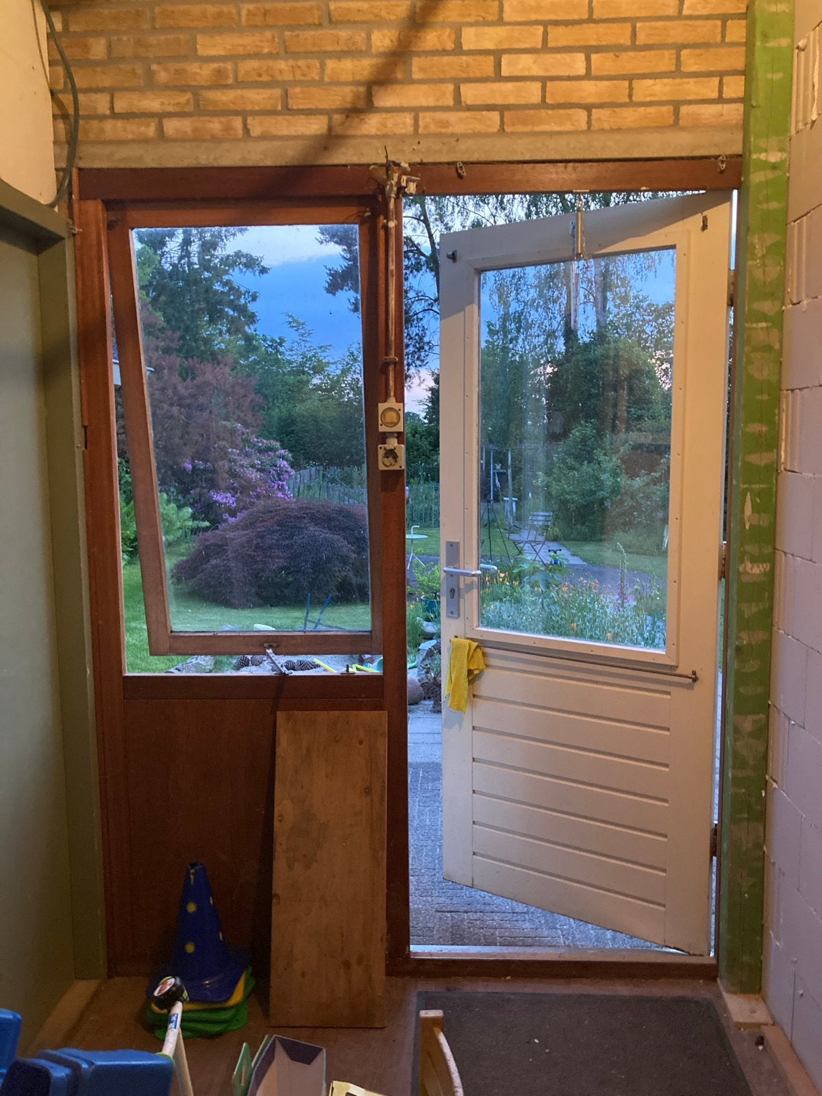 Deur en raam voor schuur - dubbel en enkel glas, Doe-het-zelf en Verbouw, Gebruikt, 200 tot 215 cm, Ophalen, 100 tot 120 cm