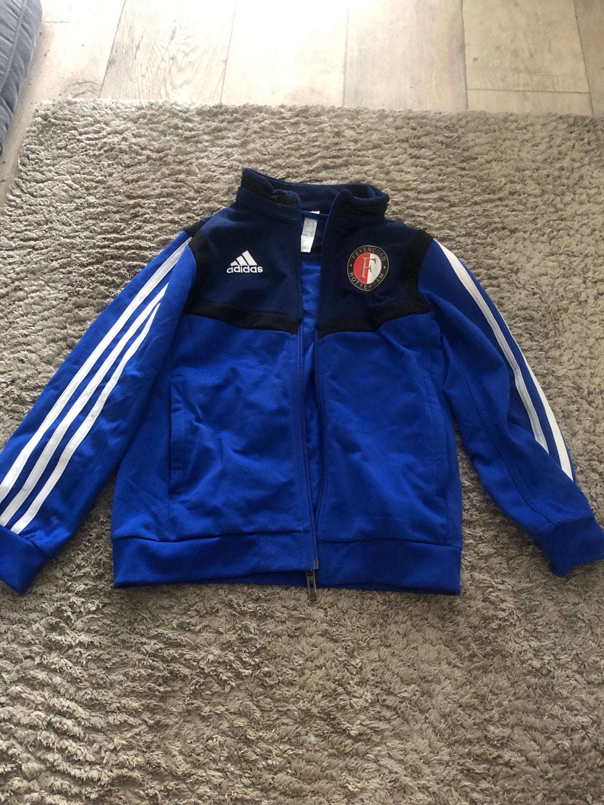 Adidas Feyenoord trainingsjack maat 116, Ophalen of Verzenden, Zo goed als nieuw, Jongen, Jas