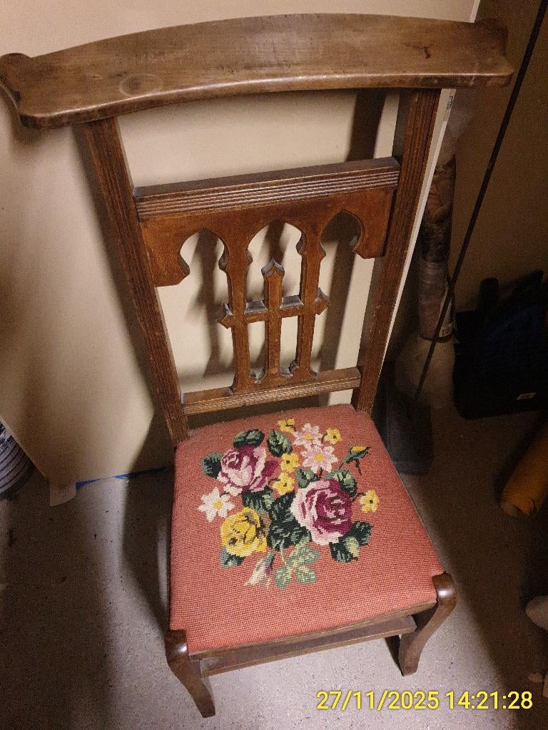 stoeltje met stoffen bekleding, Antiek en Kunst, Antiek | Meubels | Stoelen en Banken, Ophalen