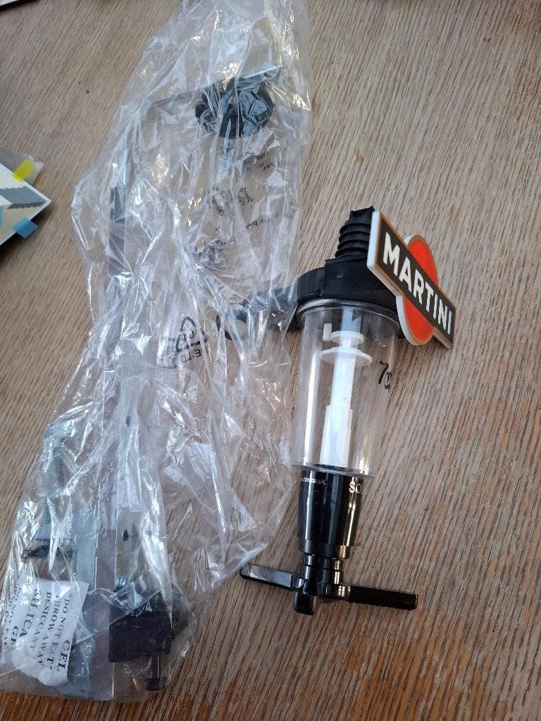 Martini flessenhouder - dispenser - doseur nr 1, Verzamelen, Ophalen of Verzenden, Nieuw, Gebruiksvoorwerp
