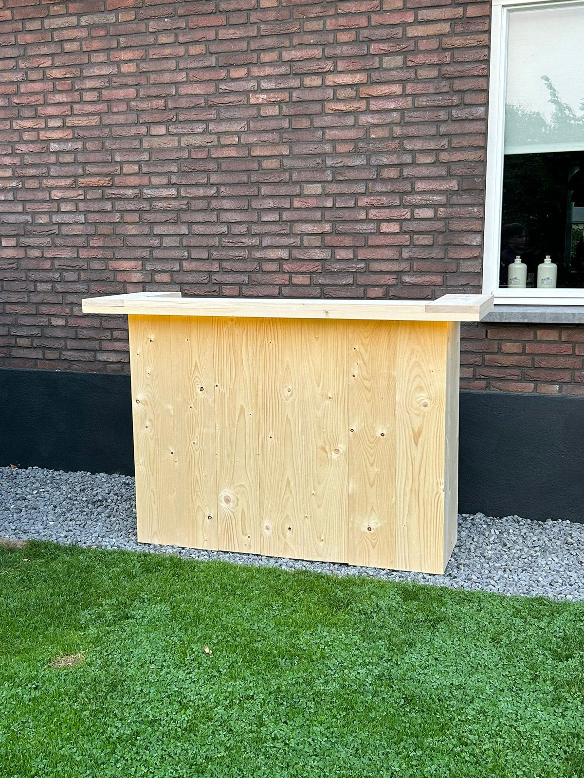 Vurenhouten bar, Ophalen, Zo goed als nieuw