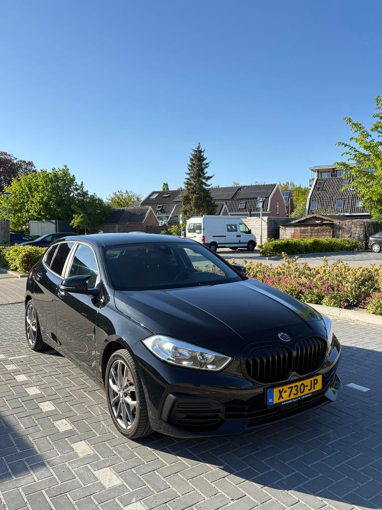 BMW 1-Serie 118d Aut 2020 Zwart, 1995 cc, 4 cilinders, Zwart, Diesel