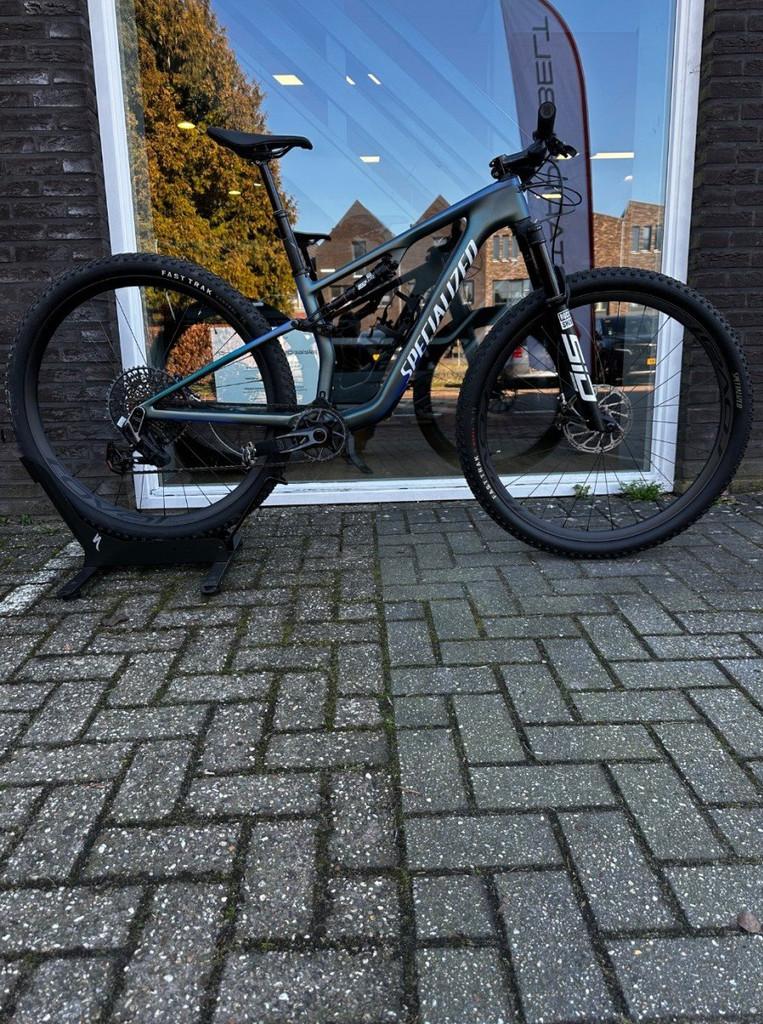 Specialized Epic 8 Pro (Ex-teamfiets) Carb/metsphr/metwhtsil, Overige merken, -, - 0
-, NL, Nieuw