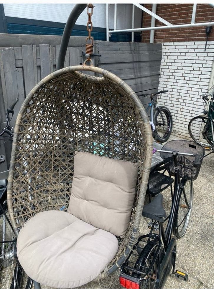 Hangstoel, Ophalen, Zo goed als nieuw