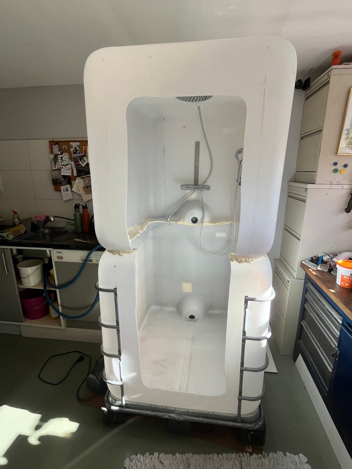 Nooddouche met regendouche en thermostaatkraan, Ophalen, Gebruikt, Douche