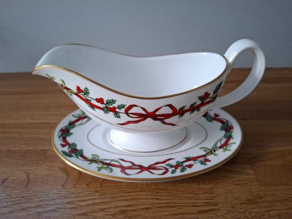 Kerst JUS/SAUSKOM met SCHOTEL Royal Worcester "HOLLY RIBBONS, Overige merken, Overige typen, Nieuw, Ophalen of Verzenden