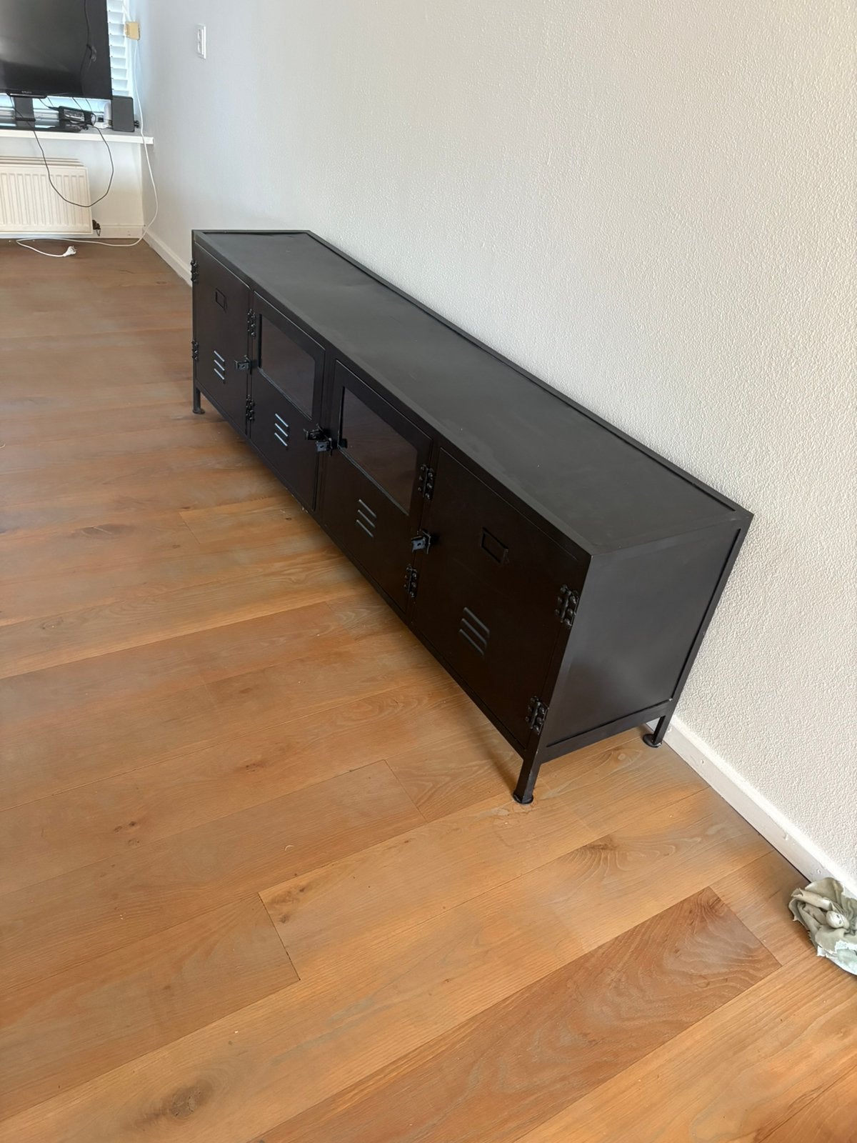 Tv meubel metaal, Ophalen, Gebruikt