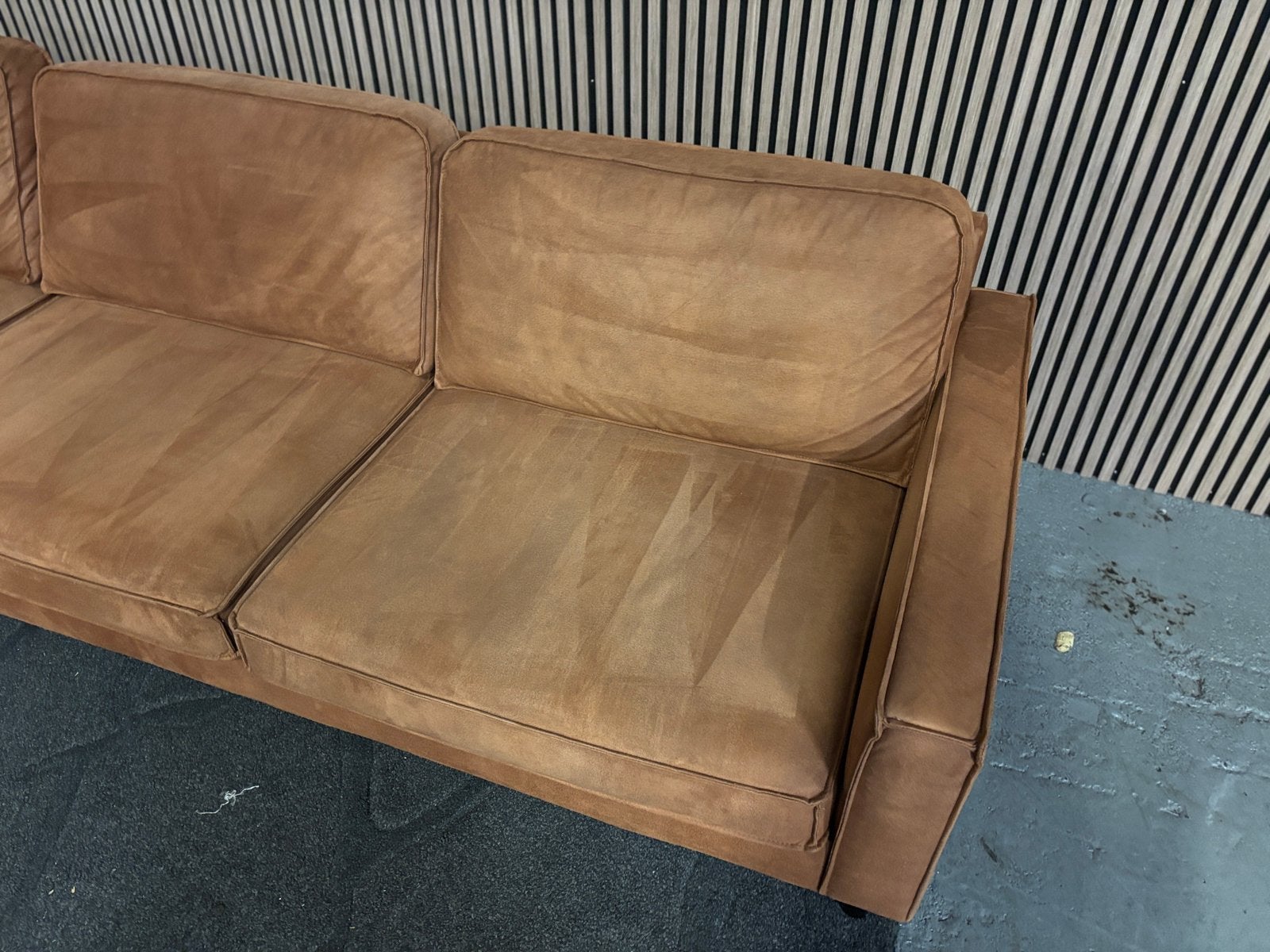 GRATIS LEVERING Hoekbank Cognac 290x215 GEREINIGD, Huis en Inrichting, 250 tot 300 cm, Hoekbank, Kunststof, Ophalen of Verzenden