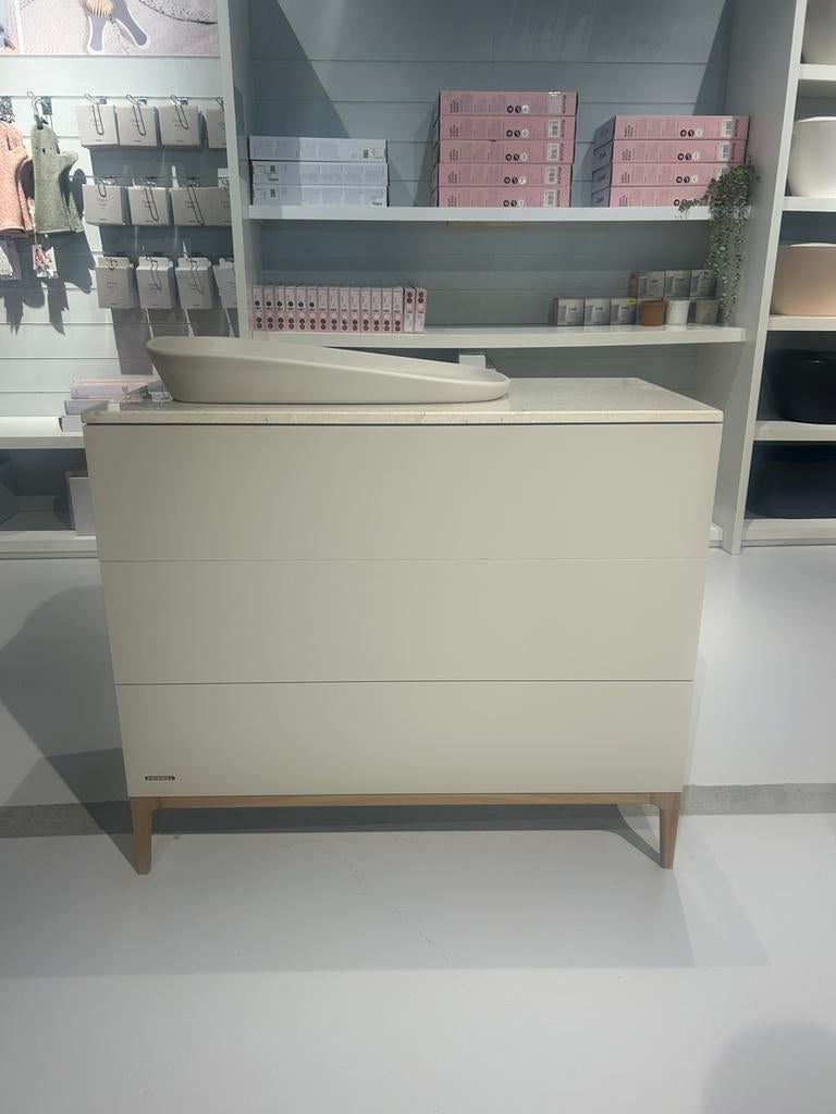 Kidsmill Intense Commode - Oatmeal/Walnoot + marmer blad, Ophalen, 50 tot 70 cm, 105 cm of meer, Zo goed als nieuw