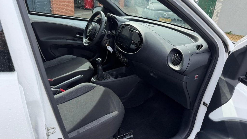 Foto 15 van Toyota Aygo X 1.0 VVT-i MT Play (bj 2024)