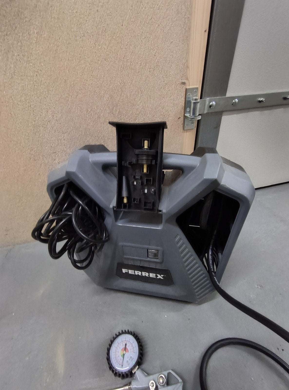 Ferrex Draagbare Compressor - Zo goed als nieuw, Ophalen, 6 tot 10 bar, Zo goed als nieuw, Minder dan 200 liter/min