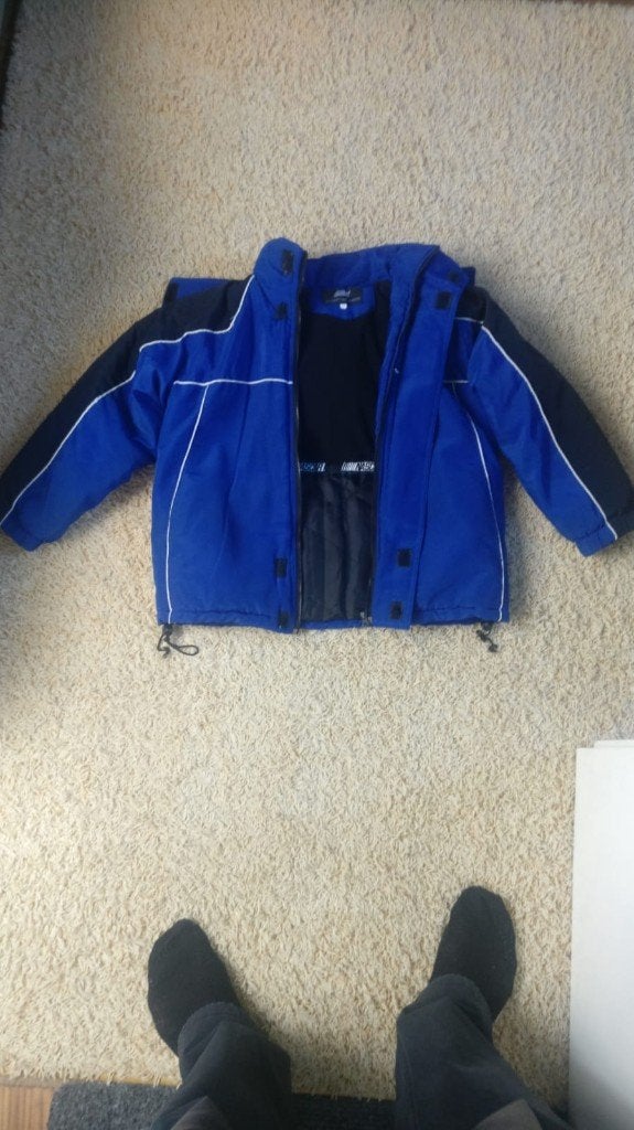 Jongens gevoerde winterjas met capuchon maat 134-140, Kinderen en Baby's, Kinderkleding | Maat 140, Ophalen of Verzenden, Gebruikt