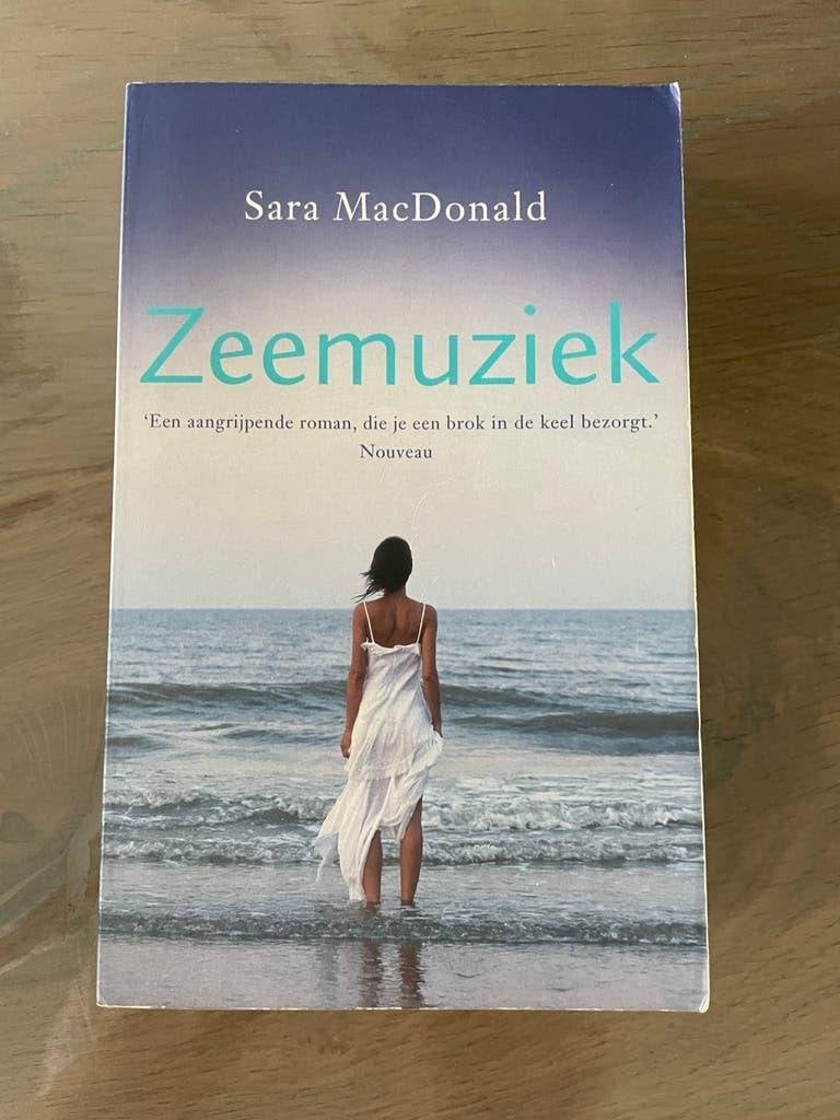 Zeemuziek - Sara MacDonald, Boeken, Ophalen of Verzenden, Gelezen, Europa overig