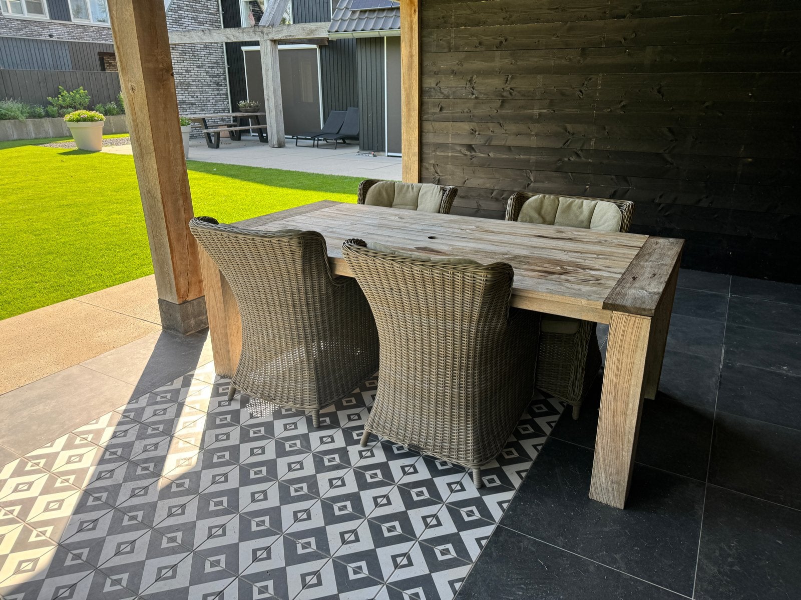 Robuuste Teakhouten Tuintafel met 4 Wicker Stoelen, Ophalen, 4 zitplaatsen, Gebruikt, Eettafel