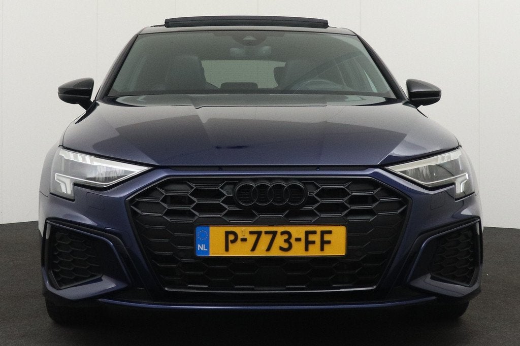 Audi A3 Sportback 45 TFSI e Aut. S-Line Competition Pano-Dak, Auto's, Gebruikt, 4 cilinders, Blauw, Hybride Elektrisch/Benzine