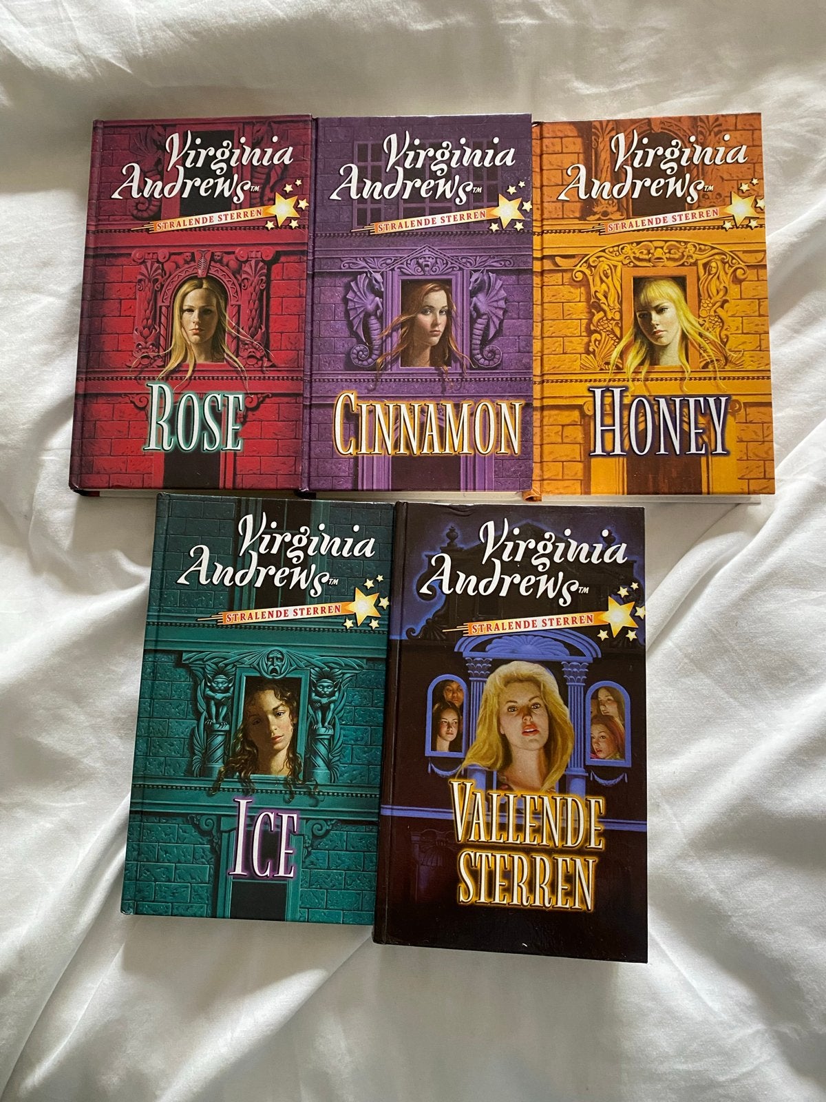 Virginia Andrews - Stralende Sterren serie (5 boeken), Boeken, Ophalen of Verzenden, Zo goed als nieuw, Nederland