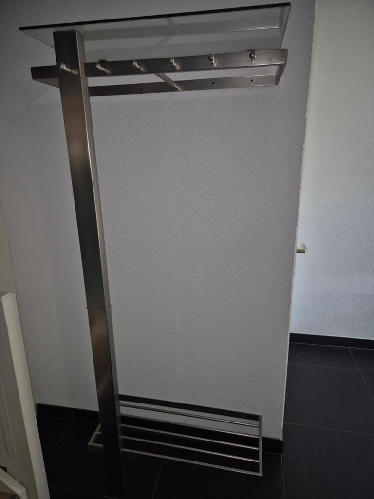 Robuuste stalen garderobe met glasplaat en schoenenrek, Zo goed als nieuw, Metaal, 150 tot 200 cm, Ophalen