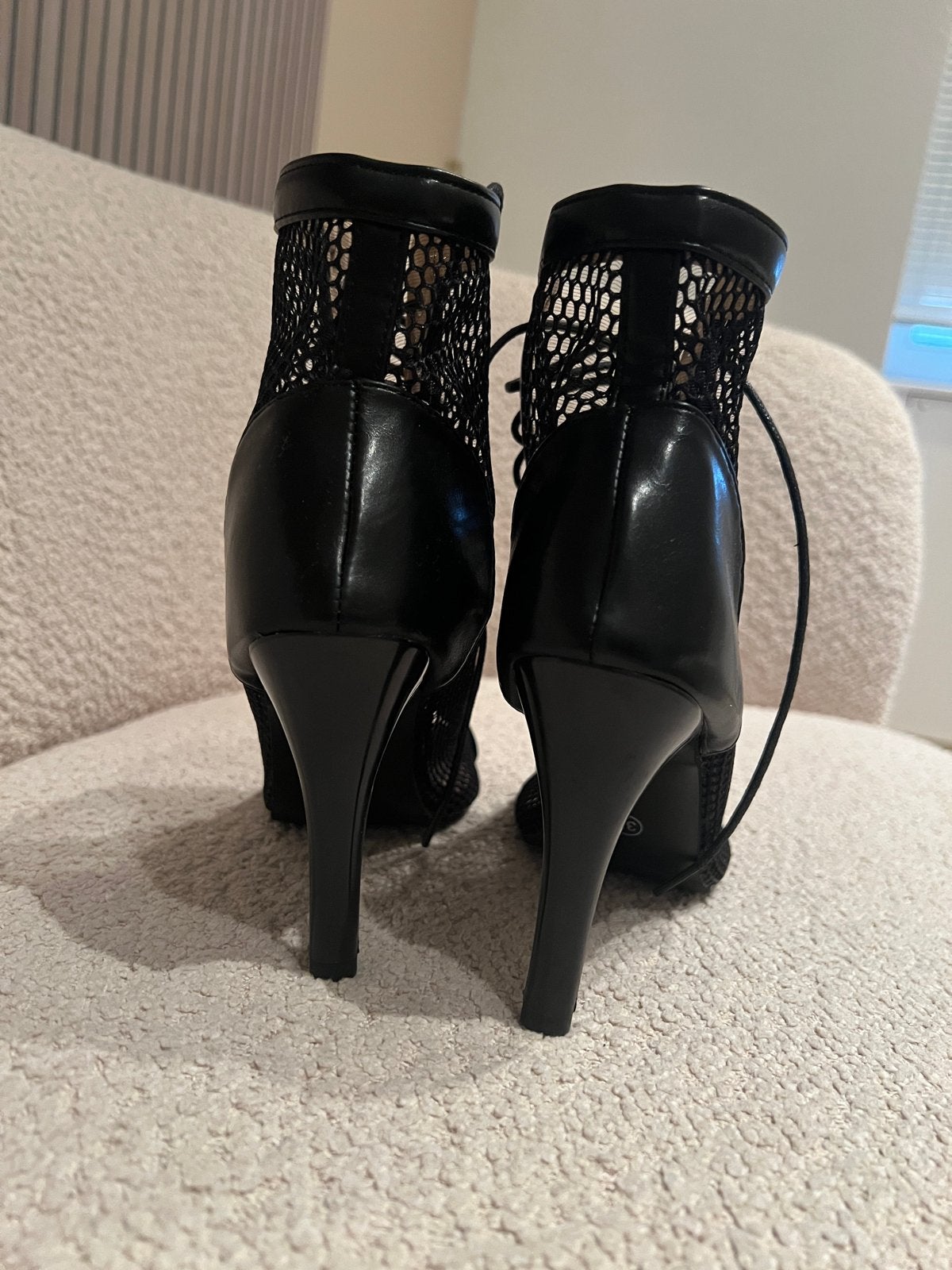 Zwarte dansschoenen met hak en mesh, maat 37, Kleding | Dames, Ophalen, Nieuw, Zwart, Dansschoenen