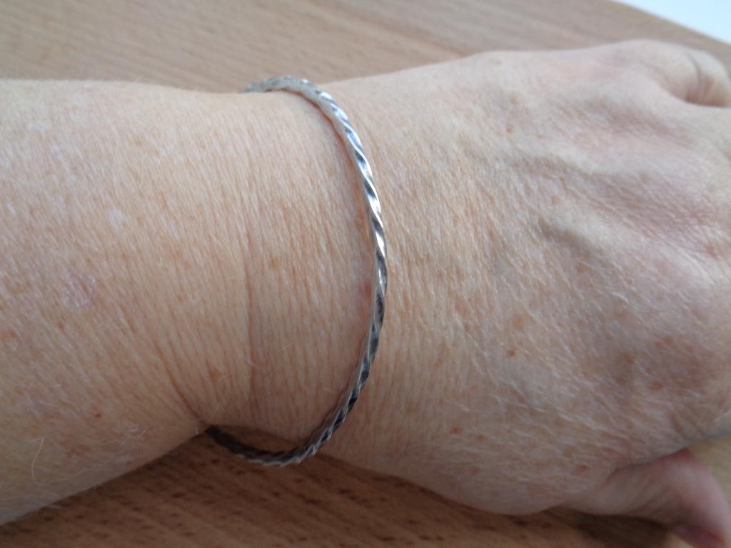 zilveren gedraaide slavenarmband [056], Sieraden, Tassen en Uiterlijk, Armbanden, Verzenden, Zo goed als nieuw, Zilver, Zilver