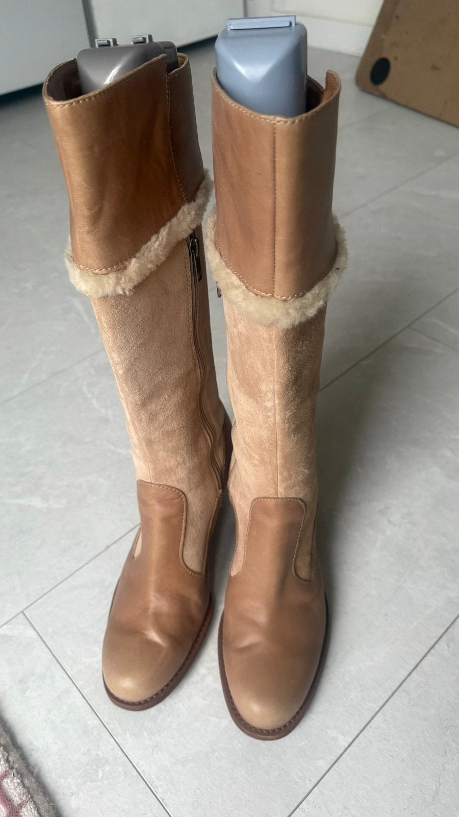 UGG Laarzen - Maat 40 - Beige/Bruin, Ophalen of Verzenden, Gedragen, Beige, Hoge laarzen