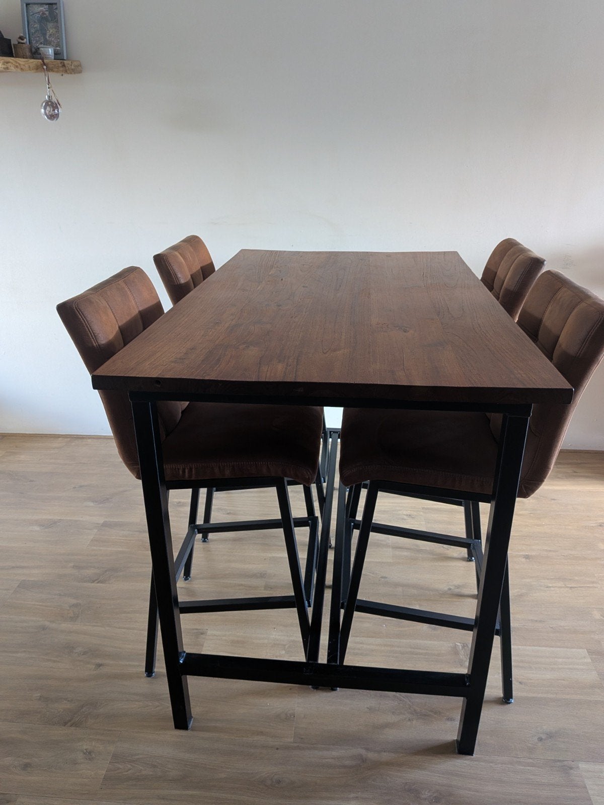 Tafel (teakhout) zwart metaal onderstel., Ophalen, Zo goed als nieuw