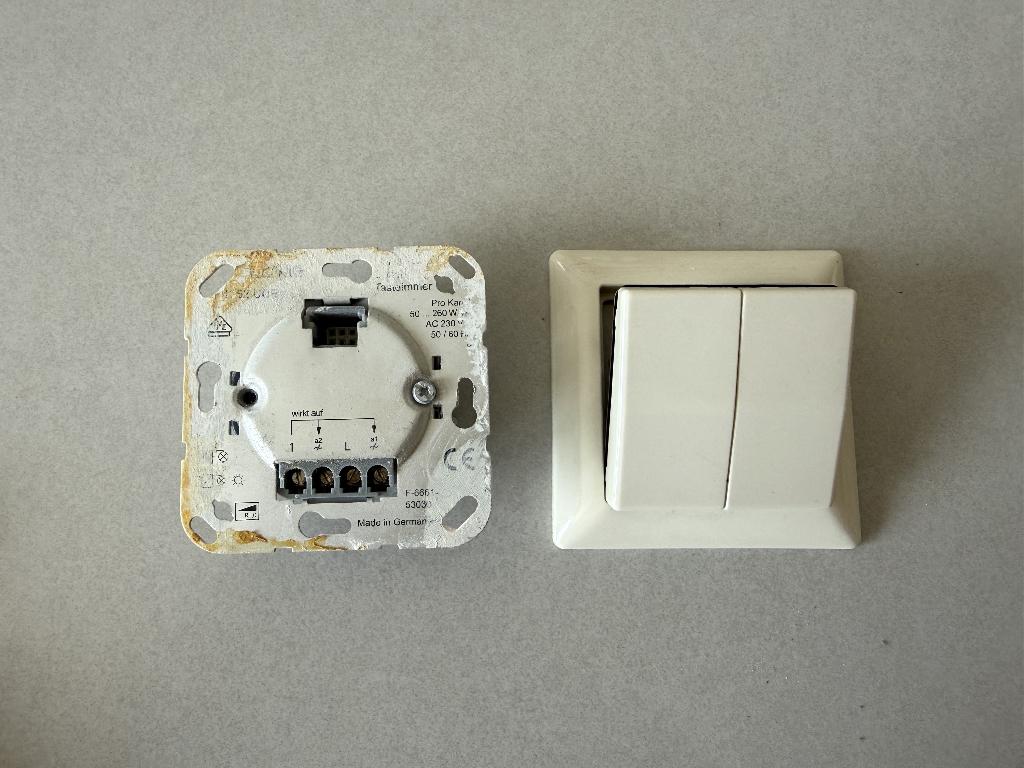 Jung dubbele dimmer schakelaar, Doe-het-zelf en Verbouw, Elektra en Kabels, Zo goed als nieuw, Schakelaar, Ophalen