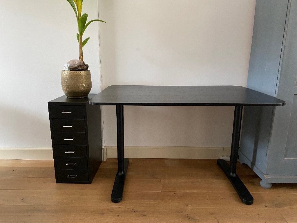 Bureau ikea bekant, Ophalen, Zo goed als nieuw, IKEA, Zwart
