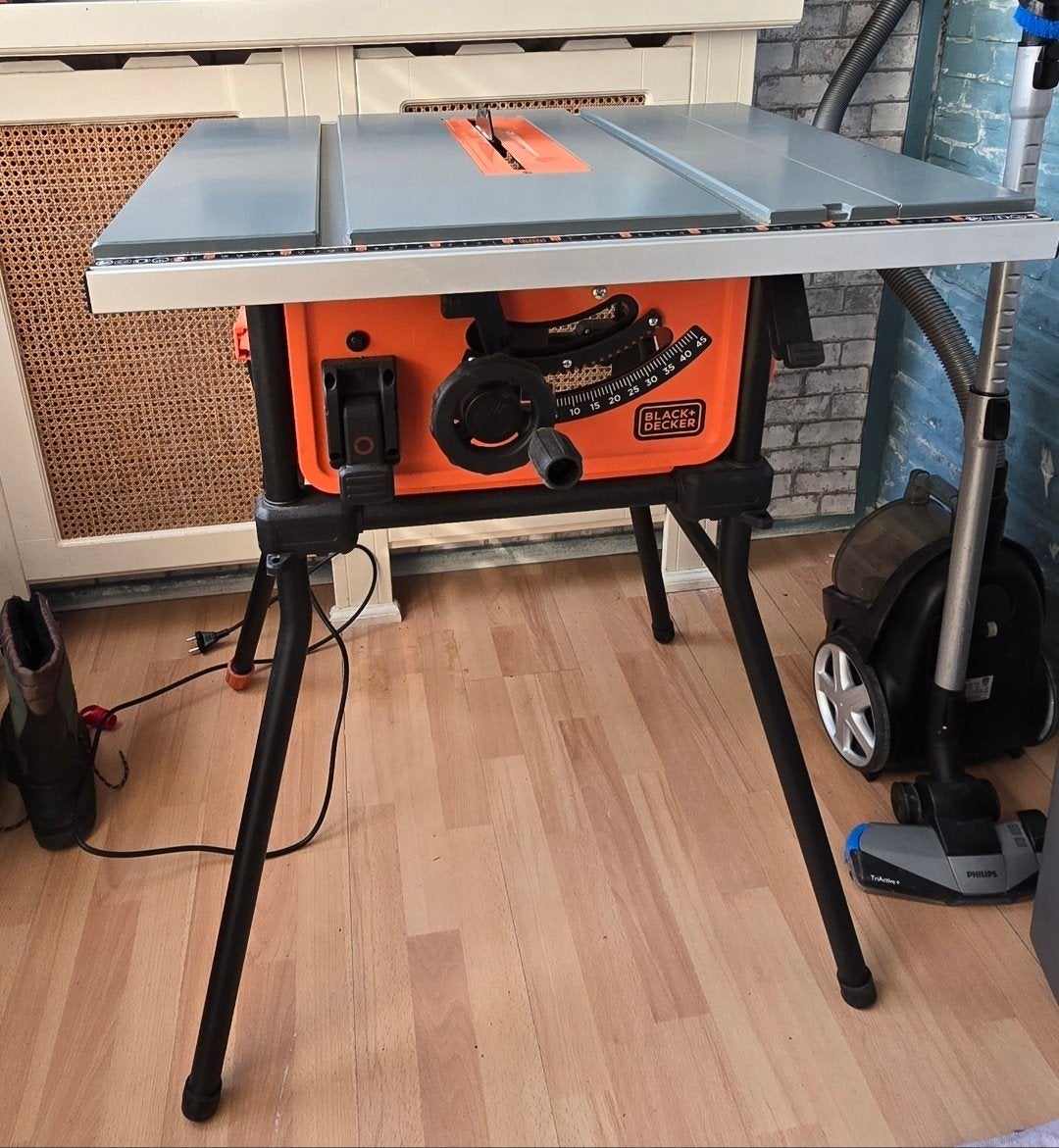Krachtige BLACK+DECKER 1800W 250mm Tafelzaag (BES720-QS), Ophalen, 1200 watt of meer, Cirkelzaag, 70 mm of meer