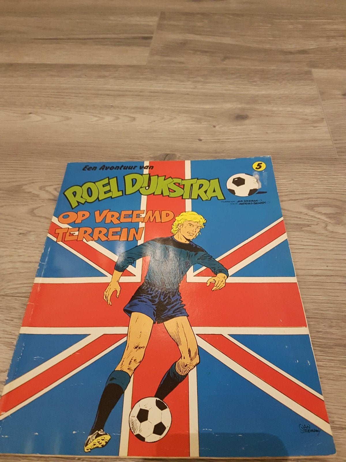 Roel Dijkstra. Op vreemd terrein., Eén stripboek, Ophalen of Verzenden, Zo goed als nieuw