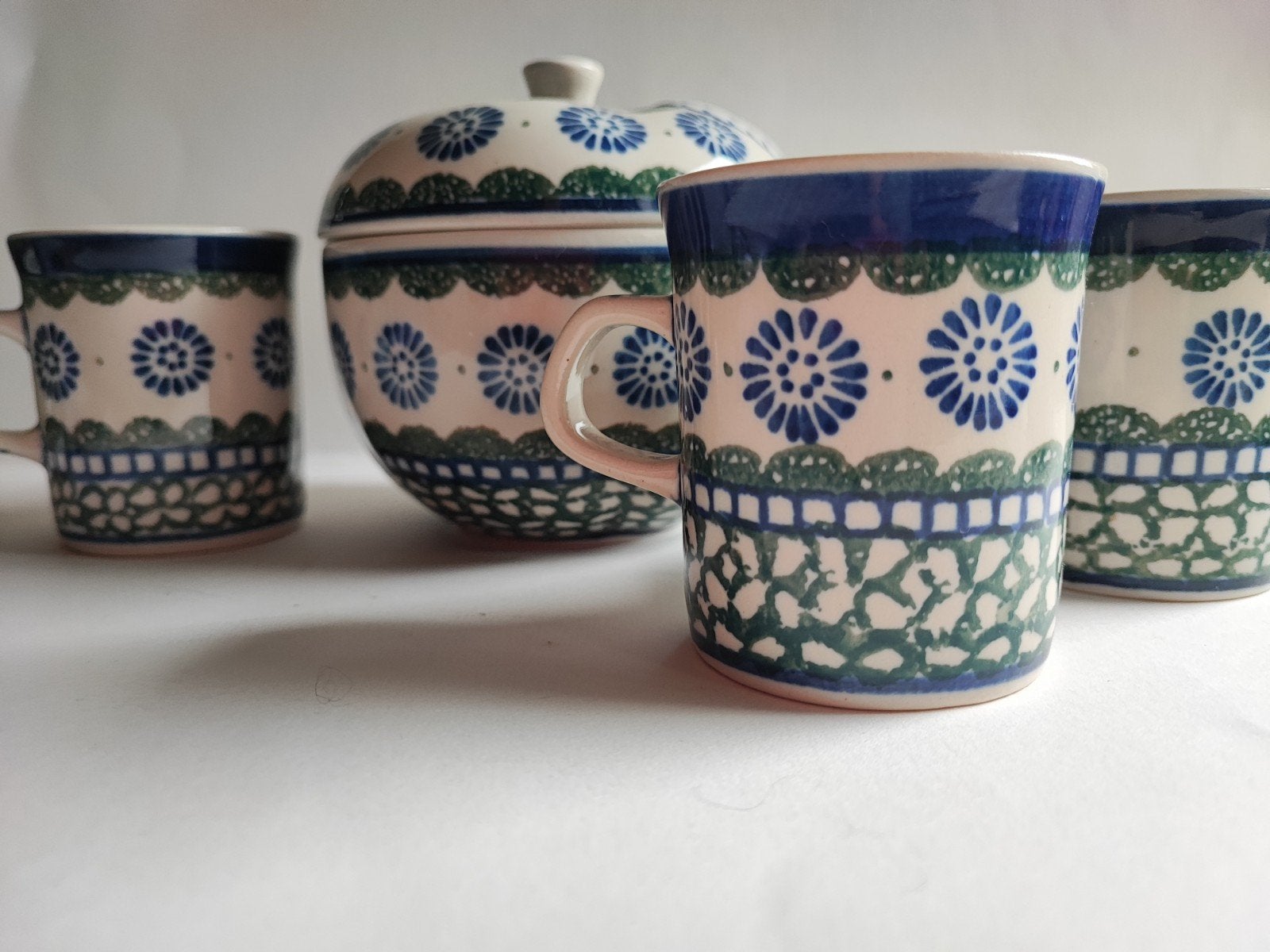 Polen appelpot 3 koffie bekers, Ophalen of Verzenden, Keramiek, Overige stijlen, Kop(pen) en/of Schotel(s)