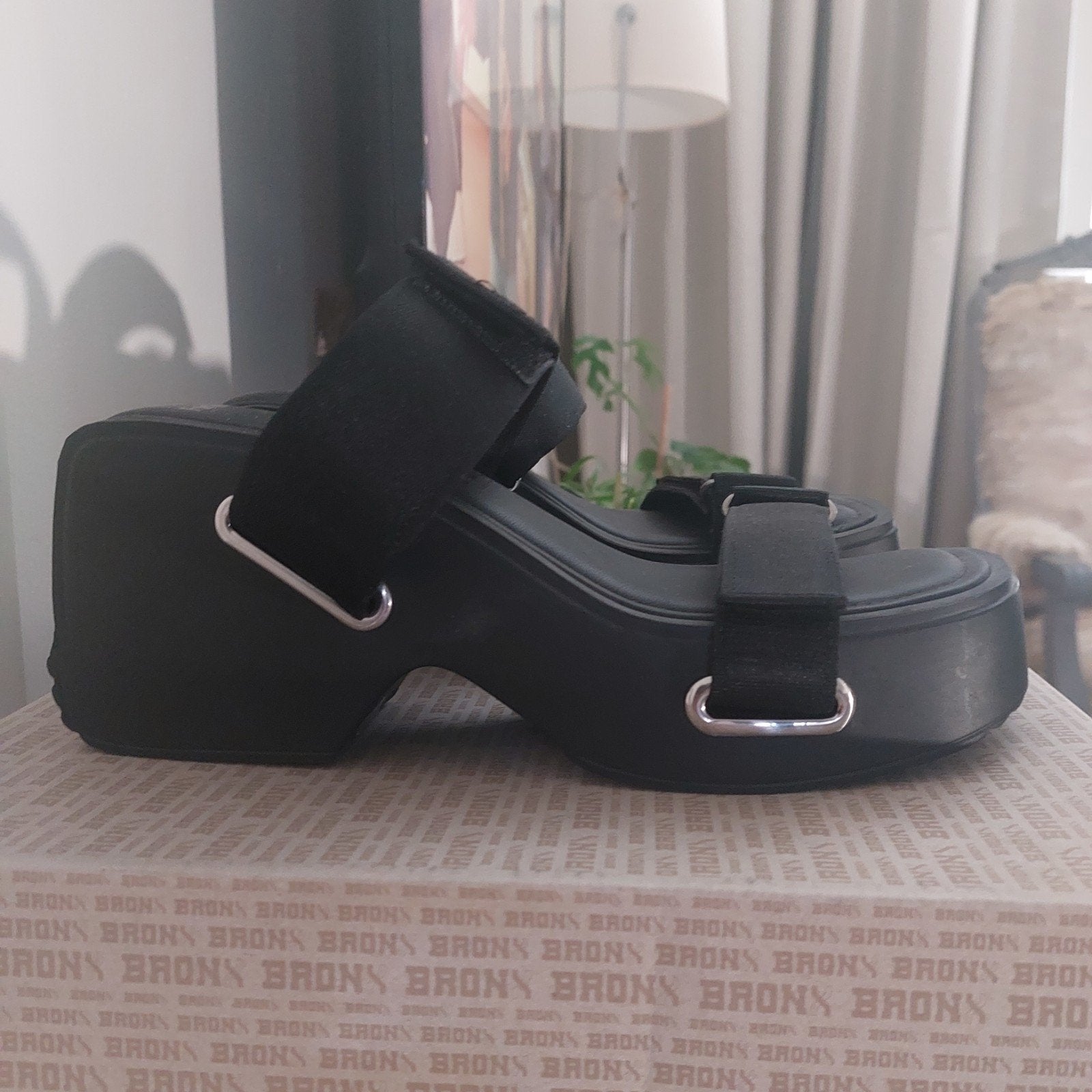 Bronx Up-date zwarte muiltjes/sandalen maat 39, Bronx, Zwart, Zo goed als nieuw, Sandalen of Muiltjes