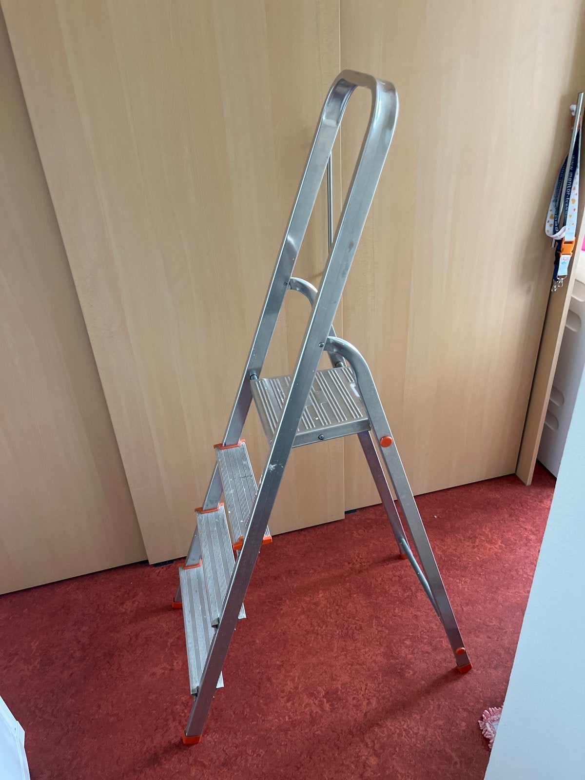 Handige opvouwbare trap met 3 treden, Doe-het-zelf en Verbouw, Ladders en Trappen, Ophalen, Gebruikt, Trap, Opvouwbaar of Inschuifbaar