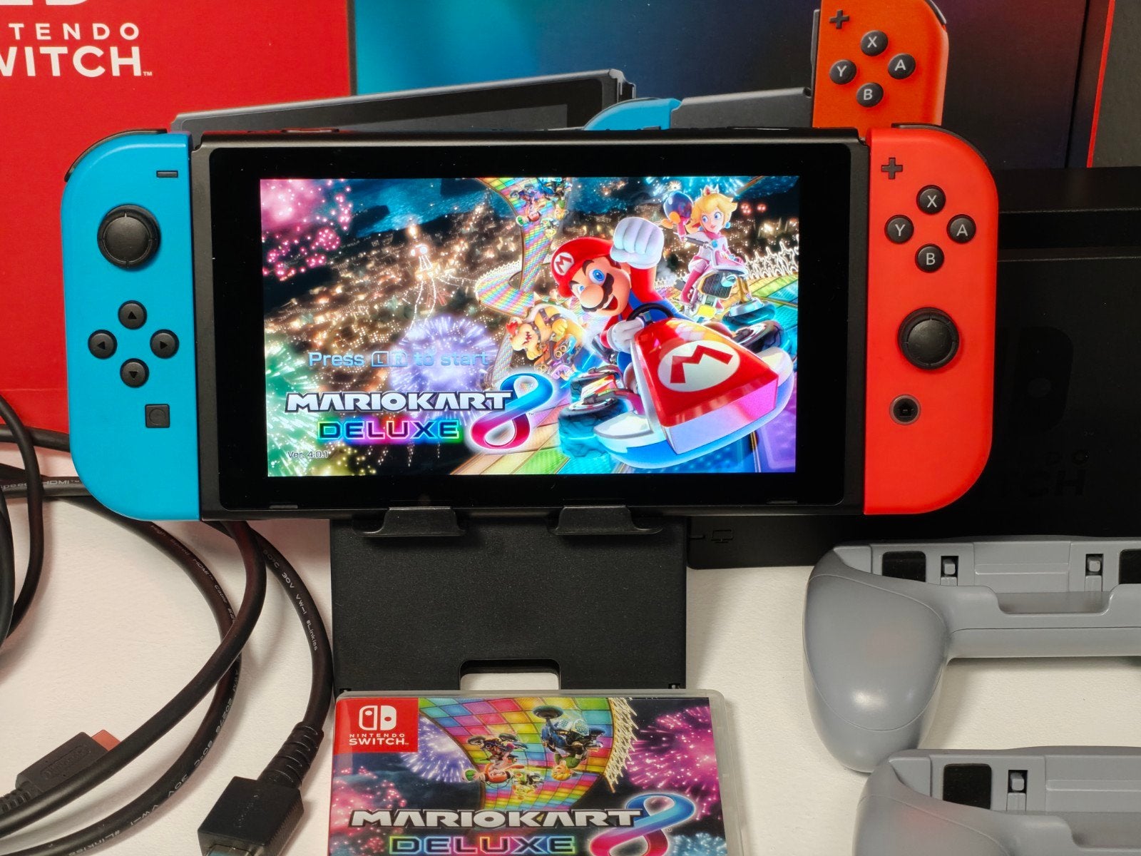 Nintendo Switch V2 met Mario Kart 8 Deluxe, Nintendo, Met games, Met 2 controllers, Zo goed als nieuw