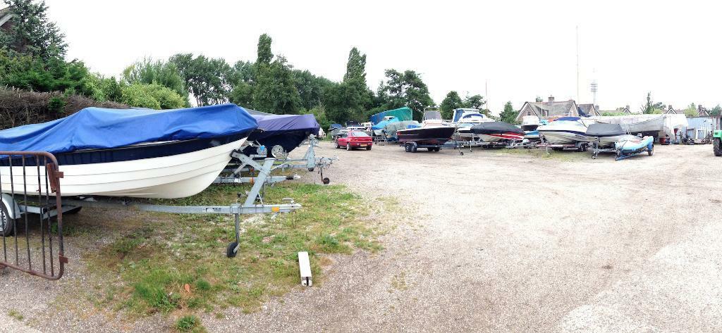 ligplaats/boot stalling met hellingbaan Haarlem, Herfst, Buiten