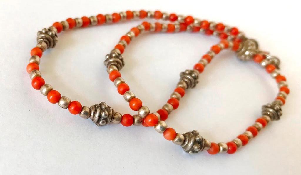 bloedkoraal ketting met 925 zilveren slot, bloedkoralen, Sieraden, Tassen en Uiterlijk, Antieke sieraden, Ophalen, Zilver, Ketting