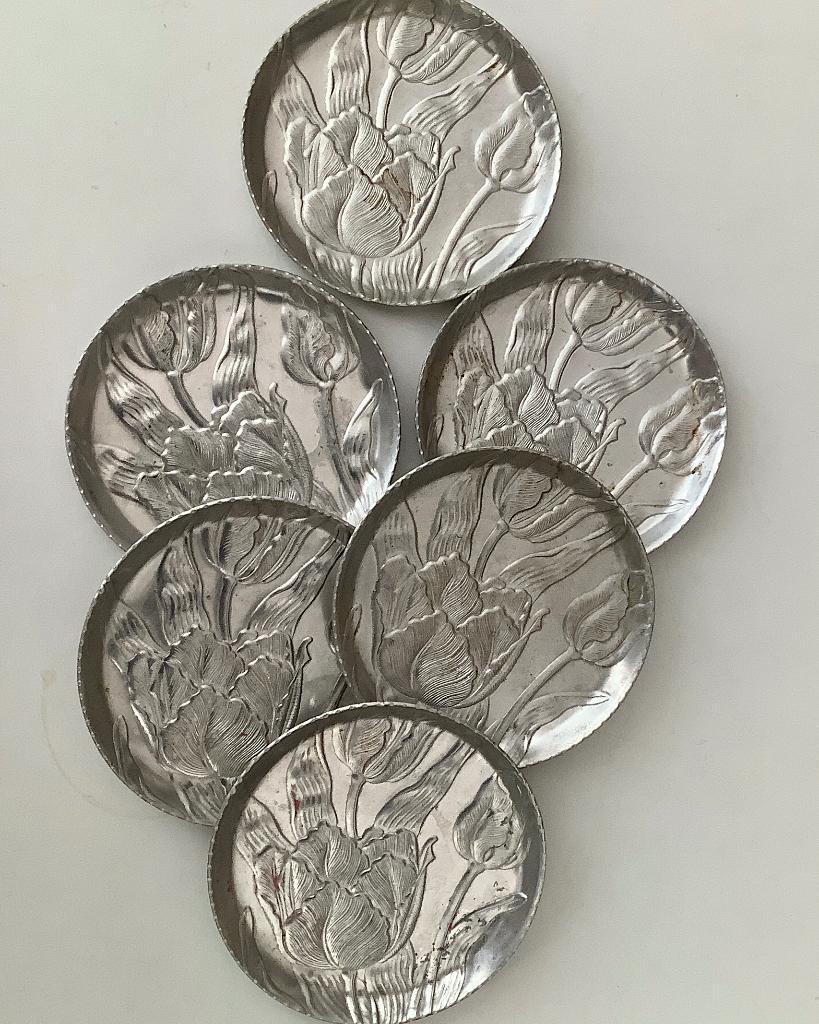 Vintage aluminium Onderzetters, Ophalen of Verzenden, Gebruikt, Glas of Kopje