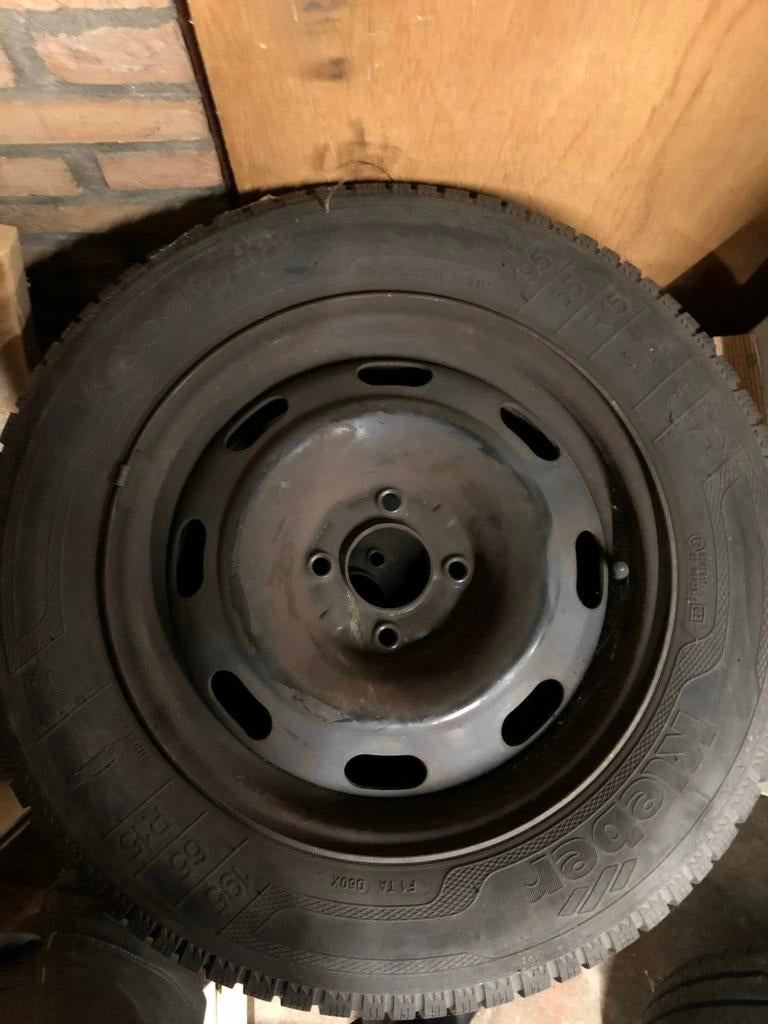 Winterbanden op stalen velg te koop, Auto-onderdelen, Banden en Velgen, Ophalen, Gebruikt, 15 inch, Winterbanden
