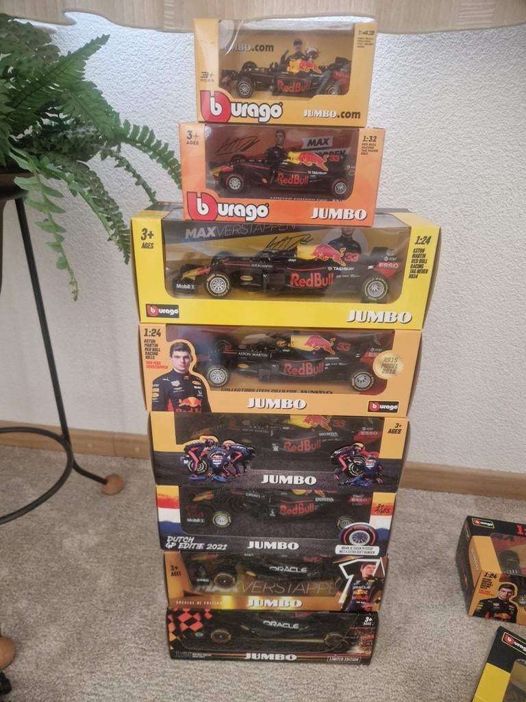 Max Verstappen Collectie - Diverse RB Modellen . Ook de rb12, Hobby en Vrije tijd, Modelauto's | 1:18, Ophalen, Zo goed als nieuw