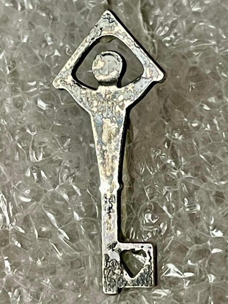 Zilverkleur speldje met mensfiguur, Verzamelen, Speldjes, Pins en Buttons, Ophalen of Verzenden, Gebruikt