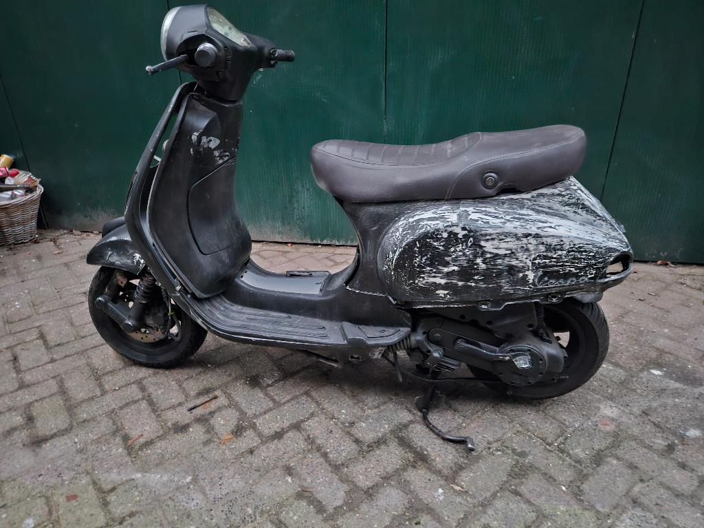 Vespa S / Vespa LX frame zonder kenteken / Onderdelen, Fietsen en Brommers, Brommeronderdelen | Scooters, Frame, Frame, S, Ophalen of Verzenden